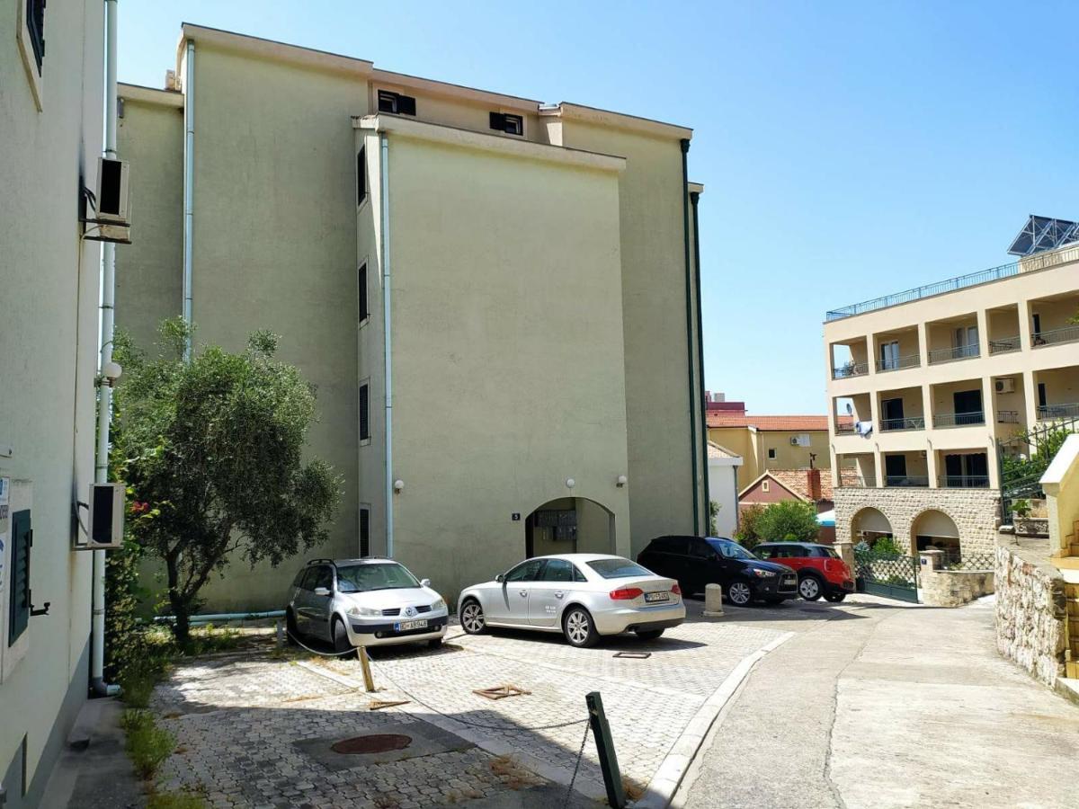 Apartman Klara Petrovac Buitenkant foto
