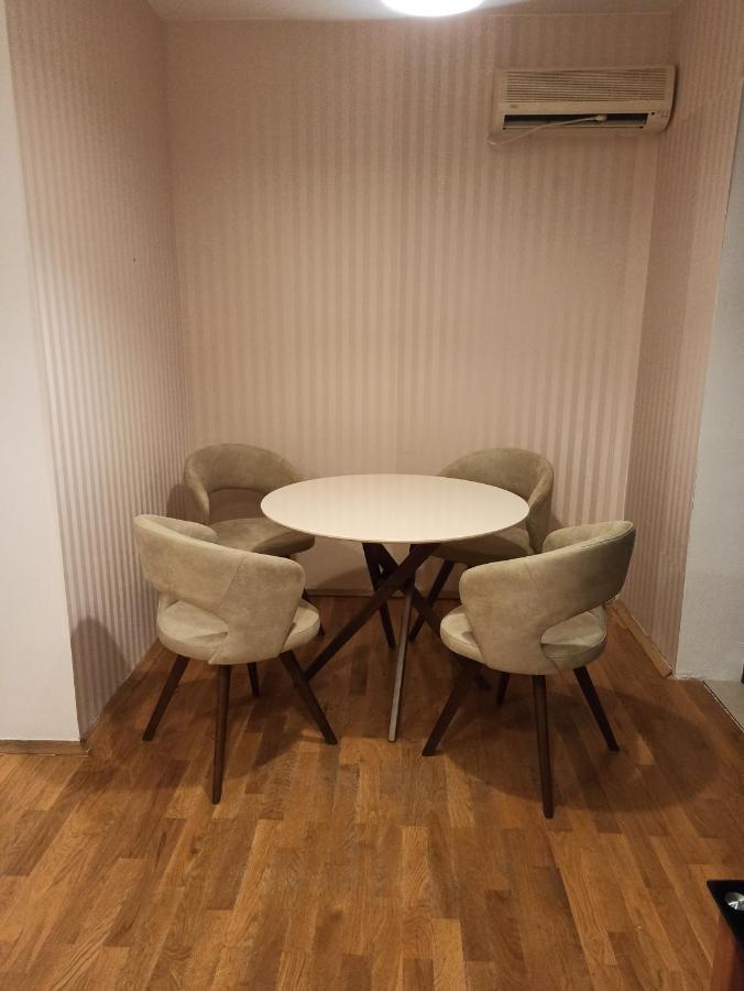 Apartman Klara Petrovac Buitenkant foto